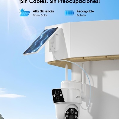 Câmara de segurança branca montada na parede com painel solar azul ligado