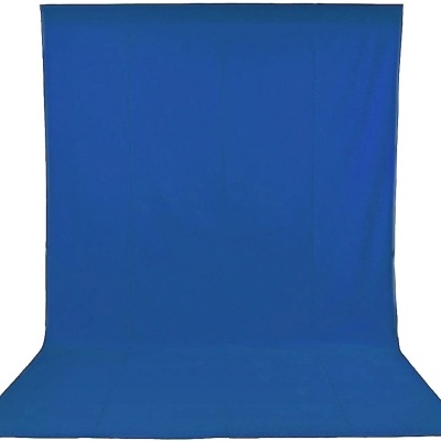 Fundo de estúdio fotográfico azul tecido liso.