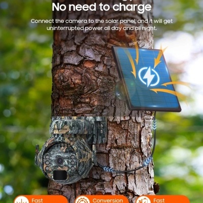 Câmara camuflada com painel solar ao lado numa árvore com texto sobre energia solar