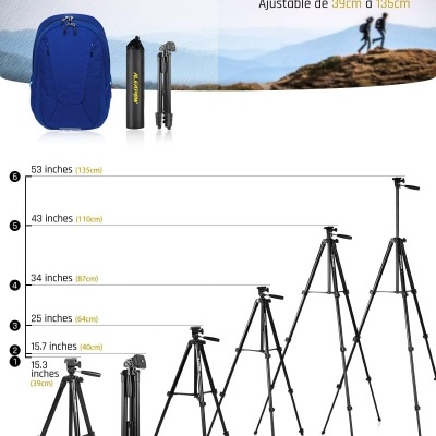 Suporte para tripé extensível preto com mochila azul e estojo preto