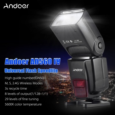 Flash de câmara Andoer AD560 IV Universal Flash Speedlite preto com luz acesa e texto de especificações