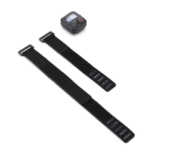Osmo Action GPS Bluetooth Remote Controller Duas cintas pretas de velcro e dispositivo preto quadrado com ecrã