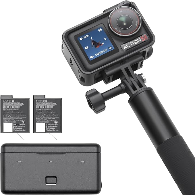 Osmo Action 5 Pro Adventure Combo Câmara de ação preta com visor, duas baterias e carregador preto.