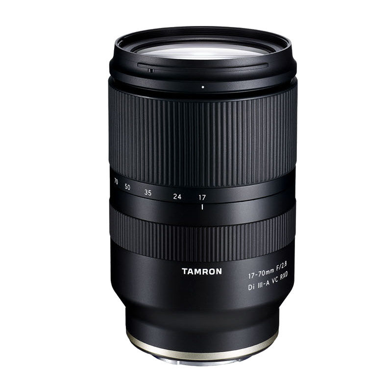 Tamron 17-70mm f/2.8 Di III-A VC RXD Sony E-mount Objetiva fotográfica Tamron preta 17-70mm com anéis texturados e escala de zoom