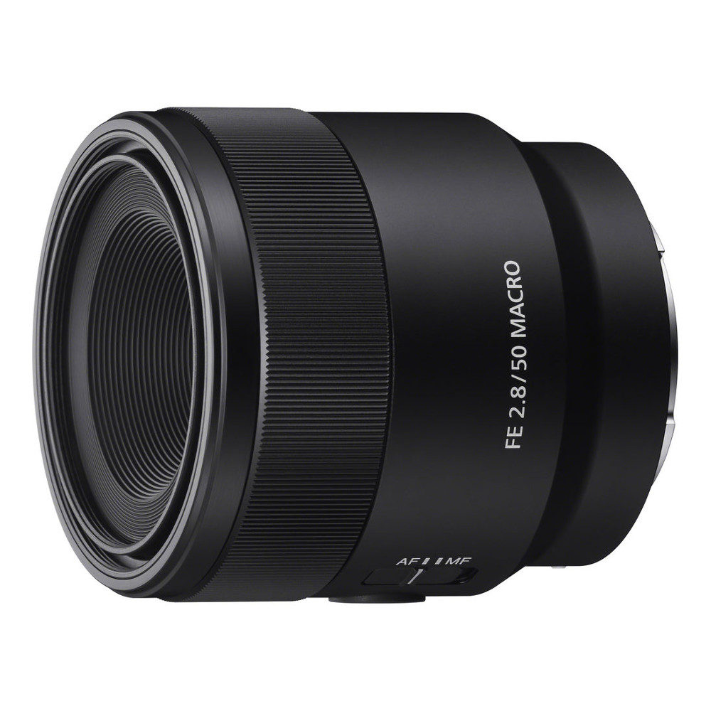 Sony 50mm f/2.8 Macro Objetiva fotográfica preta com texto branco e anel de foco canelado