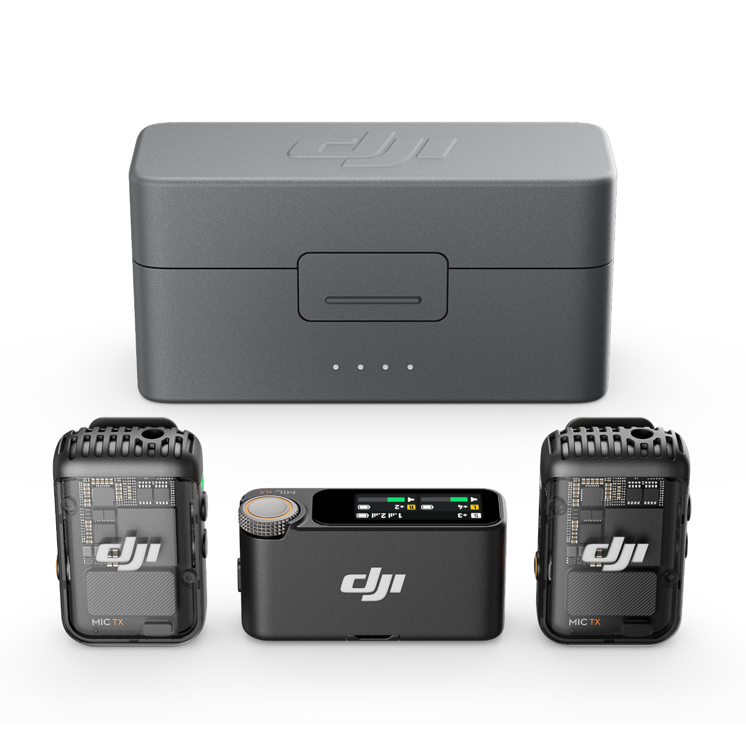 DJI Mic 2 (2TX + 1RX + Charging Case) Conjunto de microfones DJI MIC com estojo e dois transmissores pretos e um receptor central com display colorido.