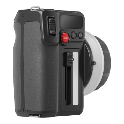 Câmara digital preta com botão REC vermelho e anel branco e preto