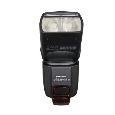 Flash Speedlite Yongnuo YN560-III preto com visor translúcido