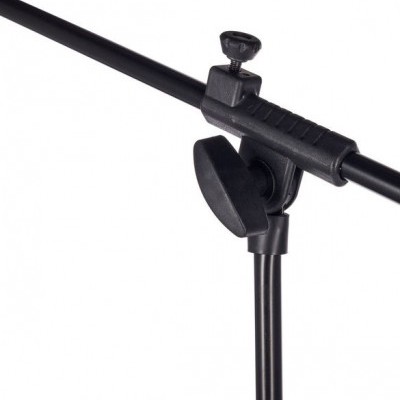 Suporte de microfone ajustável preto em fundo branco