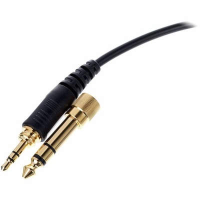 Cabo de áudio preto com conetores dourados de 3,5 mm e 6,35 mm