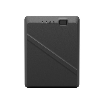 Bateria portátil preta com quatro indicadores de carga e botão no canto superior direito