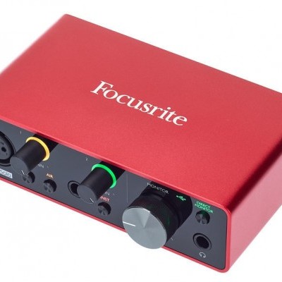 Interface de áudio Focusrite Scarlett 2i2 vermelho