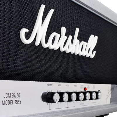 Amplificador guitarra Marshall com painel de controlo e botões