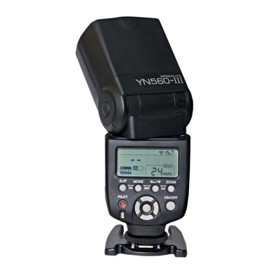 Flash de câmara preto Yongnuo YN560-III com visor LCD e botões