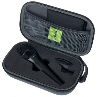 Microfone preto com estojo rígido cinza aberto mostrando interior com espuma e microfone