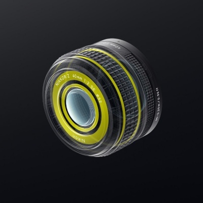 Objetiva fotográfica Nikon Z NIKKOR Z 40mm 1:2 SE com anéis amarelos e pretos