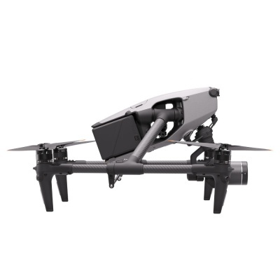 Drone preto e cinzento com quatro hélices e design moderno