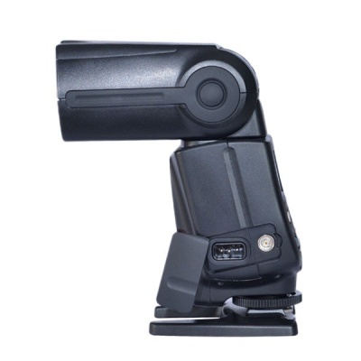 Flash de câmara fotográfica negro com articulação