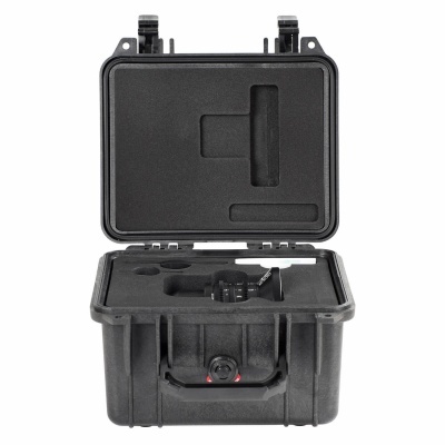 Mala de transporte preta aberta com interior em espuma recortada