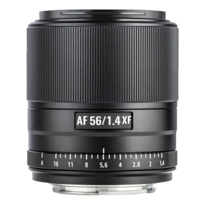 Objetiva fotográfica preta com texto AF 56/1.4 XF e anel de abertura