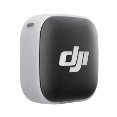 Dispositivo quadrado preto e branco com logotipo dji