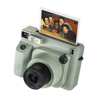 Câmara instantânea Fujifilm Instax Wide 400 cinzenta com fotografia a sair do topo