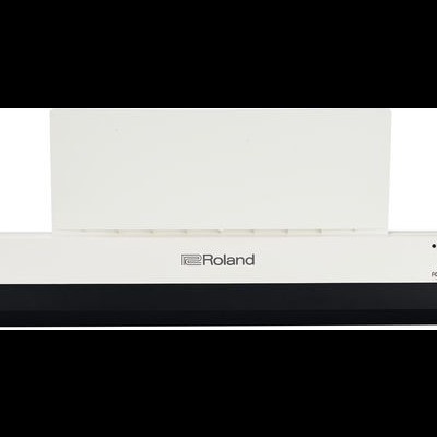 Piano digital branco Roland com teclado preto