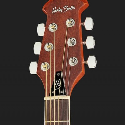 Cabeça de guitarra acústica Harley Benton em madeira castanha com seis tarraxas prateadas
