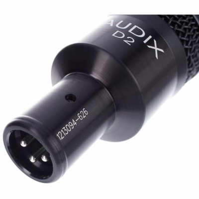 Microfone preto Audix D2 com connector XLR
