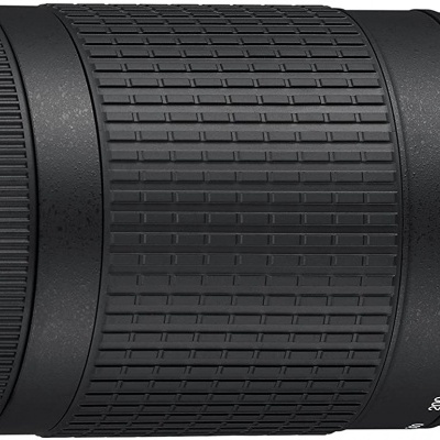 Objetiva fotográfica preta Nikon DX AF-S NIKKOR 70-300mm com texto amarelo e escala de distância focal.