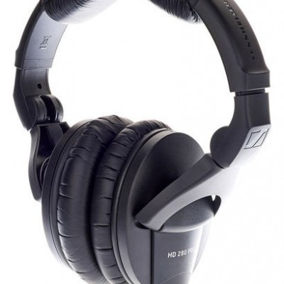 Auscultadores circum-aurais Sennheiser HD 280 PRO pretos com cabo