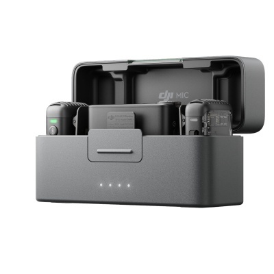 Carregador portátil cinza escuro com compartimentos para microfones DJI MIC