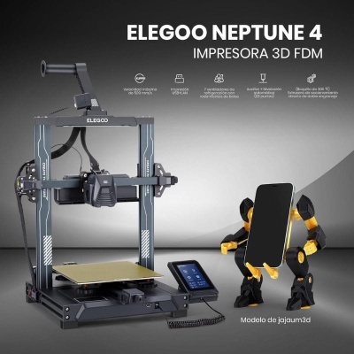 Impressora 3D Elegoo Neptune 4 com ecrã tátil e figura robótica a segurar telemóvel