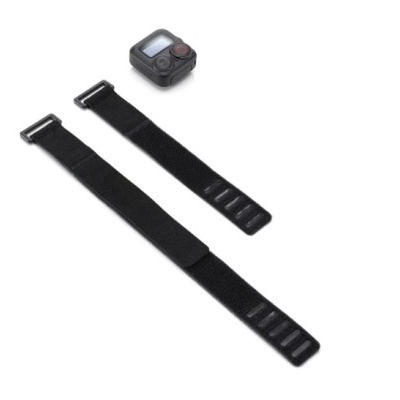 Duas cintas pretas de velcro e dispositivo preto quadrado com ecrã