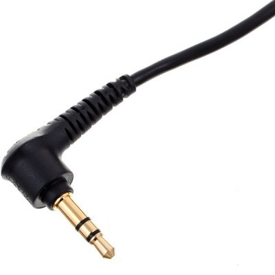 Cabo de áudio com conector jack 3,5 mm dourado em ângulo