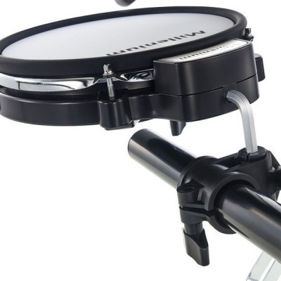 Tambores eletrónicos MDF Ibanez com pele branca e estrutura metálica preta