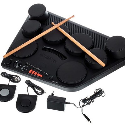 Bateria eletrónica Yamaha negra com acessórios