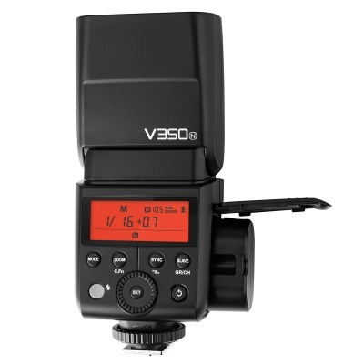 Flash fotográfico Godox V350N preto com ecrã iluminado e botões