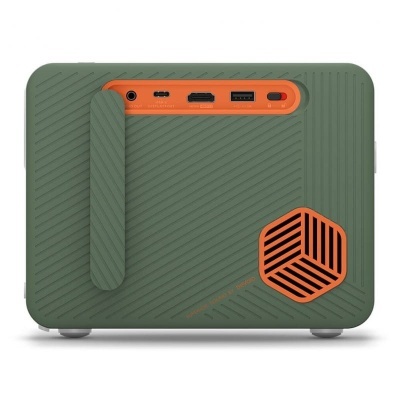 Rádio portátil verde com detalhes em laranja e textura diagonal