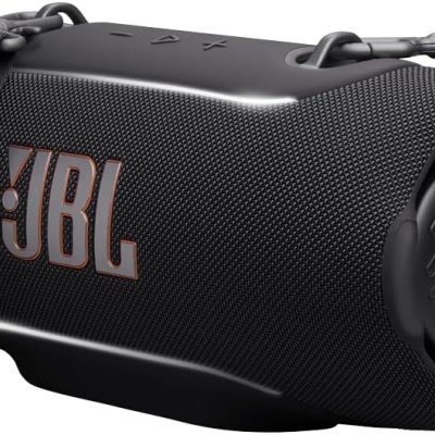 Coluna portátil preta JBL com alça ajustável e logotipo visível