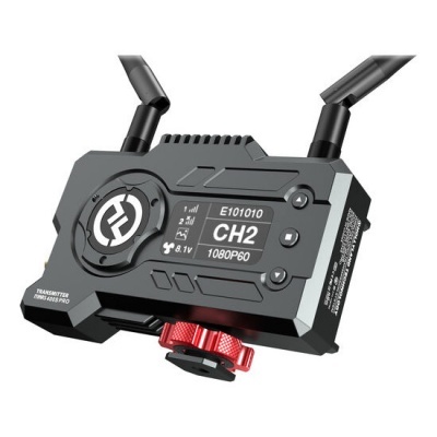 Dispositivo eletrônico preto com antenas e visor digital com texto