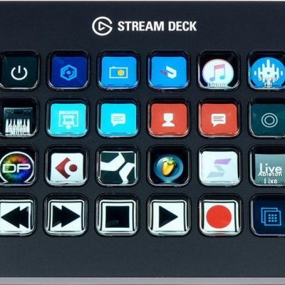 Dispositivo preto Stream Deck com botões coloridos para transmissões digitais