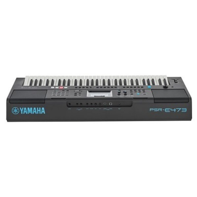 Teclado musical Yamaha PSR-E473 preto com 61 teclas e ecrã LCD