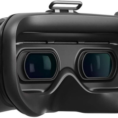 Óculos de realidade virtual pretos com lentes escuras e antenas