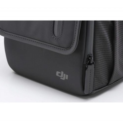 Bolsa preta DJI com logotipo e fecho de correr