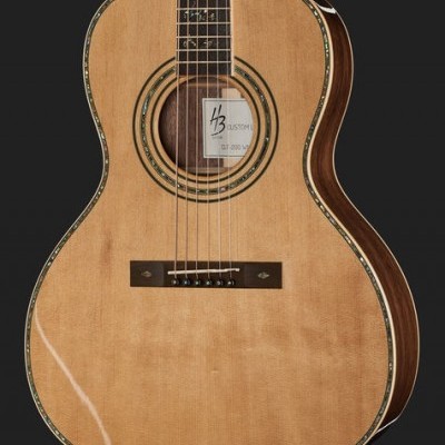 guitarra acústica em madeira natural com detalhes decorativos e etiqueta interna HB CUSTOM