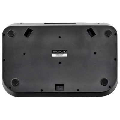 Base inferior preta de dispositivo eletrónico retangular com pés de borracha e etiqueta técnica.