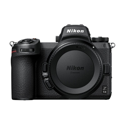 Máquina fotográfica digital Nikon Z 6II preta vista de frente