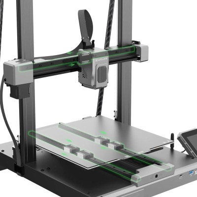 Impressora 3D metálica preta e cinza com superfície de impressão plana e visor digital