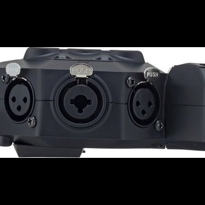 Dispositivo de gravação de áudio portátil preto com conectores XLR